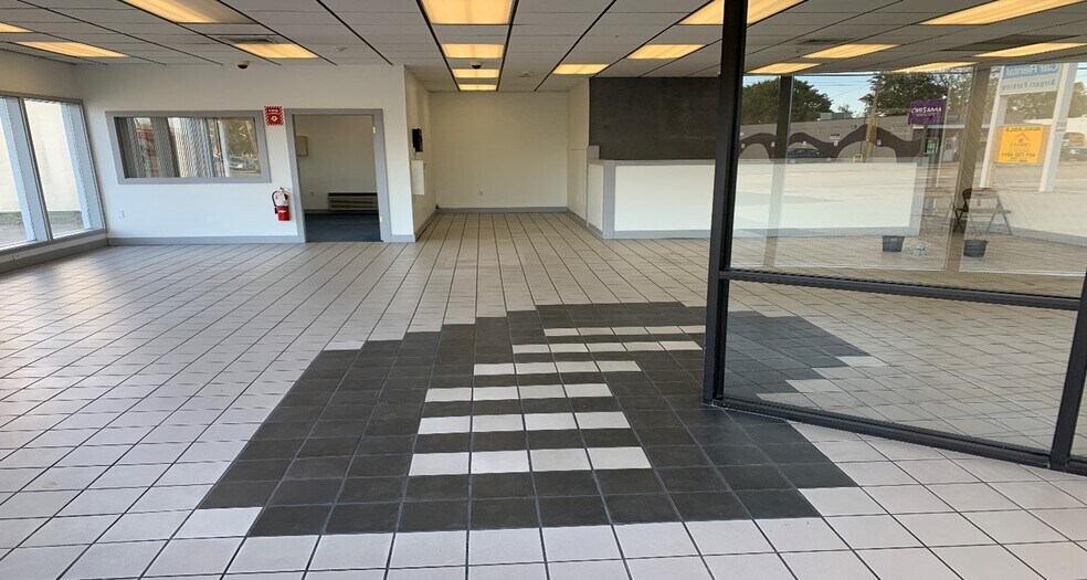 More Photos Of 2329 Post Rd, Warwick Auto Repair For Sale