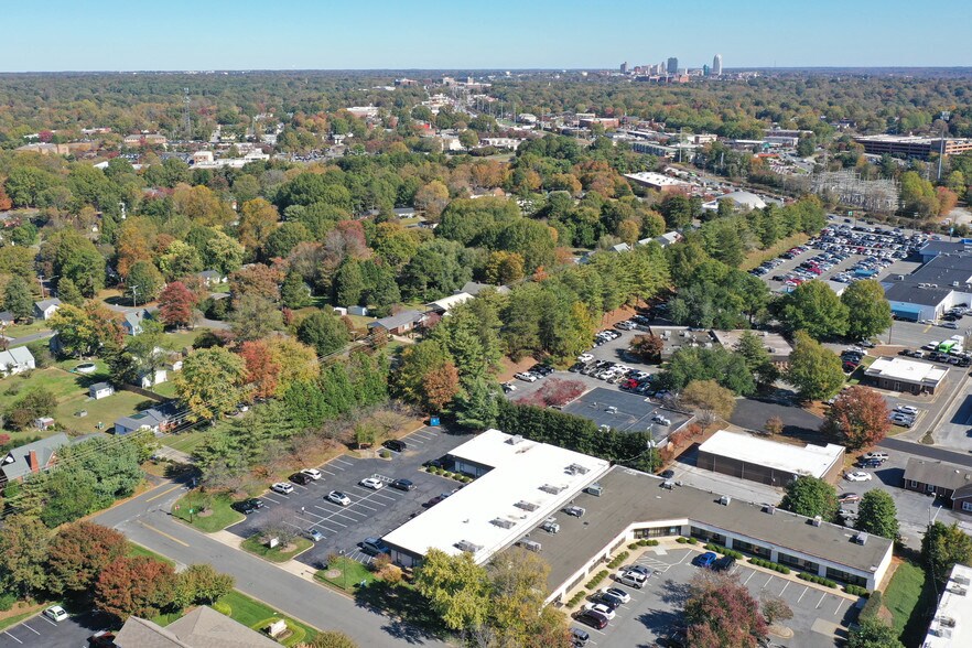 More Photos Of 1411 Plaza West Rd, Winston-Salem Medical For Lease