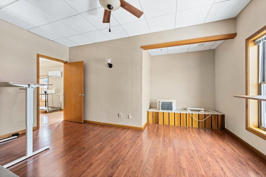 More Photos Of 28916 Euclid Ave, Wickliffe Office For Sale