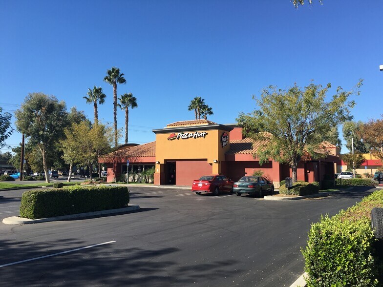 More Photos Of 210 E Stetson Ave, Hemet Supermarket For Lease