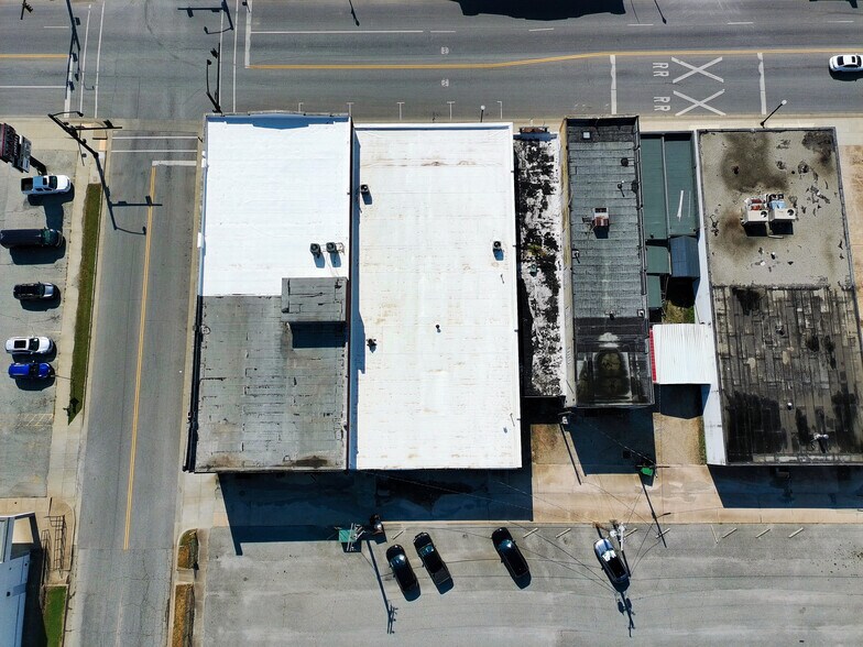 More Photos Of 306 N Main St, Miami General Retail For Sale