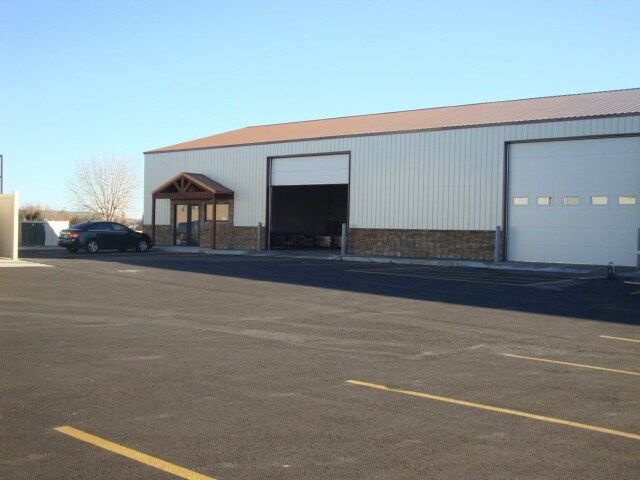 More Photos Of 3088 Gabel Rd, Billings Flex For Lease