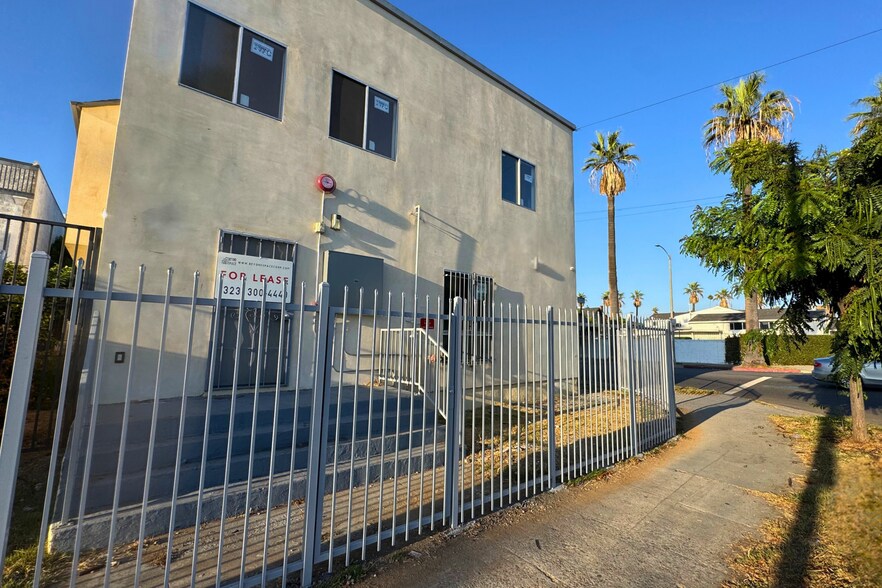 More Photos Of 2071 W Washington Blvd, Los Angeles Flex For Lease