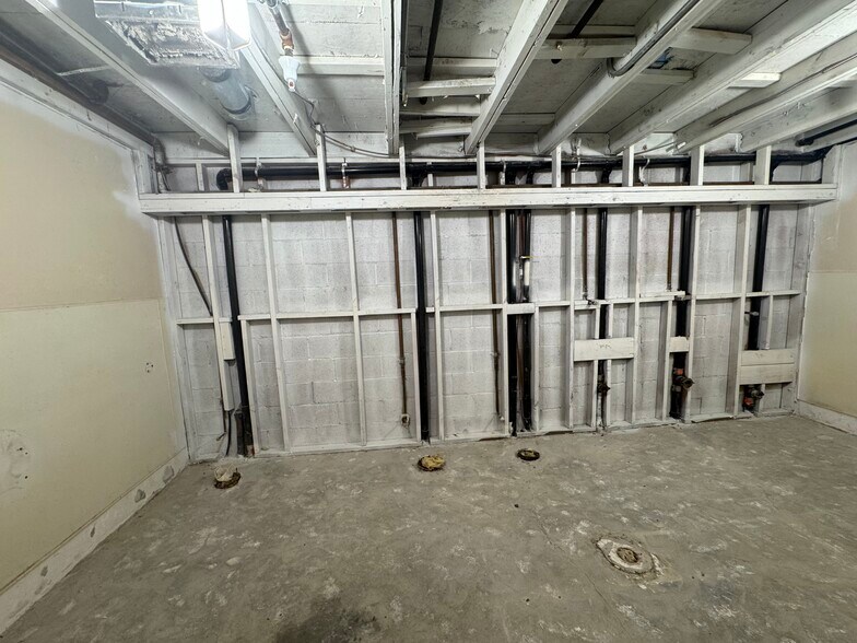 More Photos Of 13526 Central Ave, Chino Restaurant For Sale