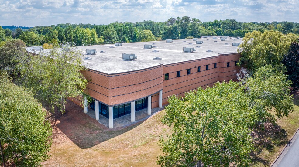 More Photos Of 1840 W Oak Pky, Marietta Warehouse For Lease