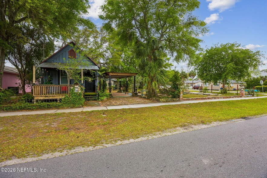 More Photos Of 1008 Beech St, Fernandina Beach Freestanding For Sale