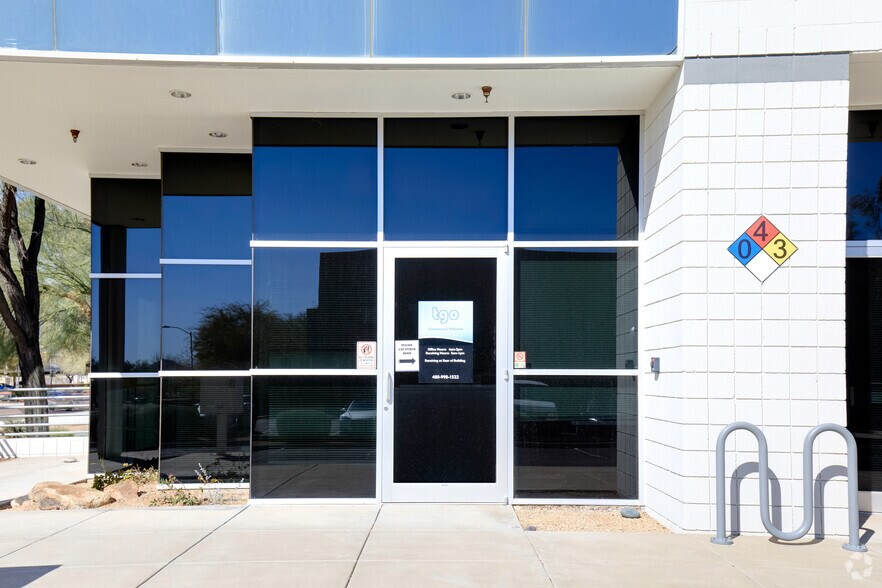 More Photos Of 16025 N 76th St, Scottsdale Warehouse For Lease