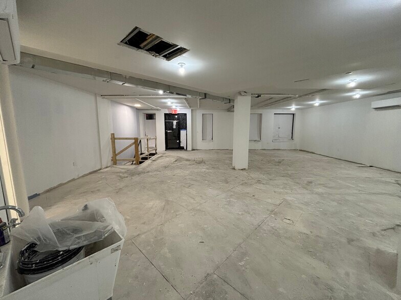More Photos Of 1317 Myrtle Ave, Brooklyn Showroom For Lease