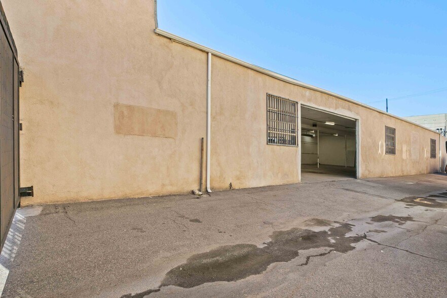 More Photos Of 11285 Goss St, Sun Valley Warehouse For Sale