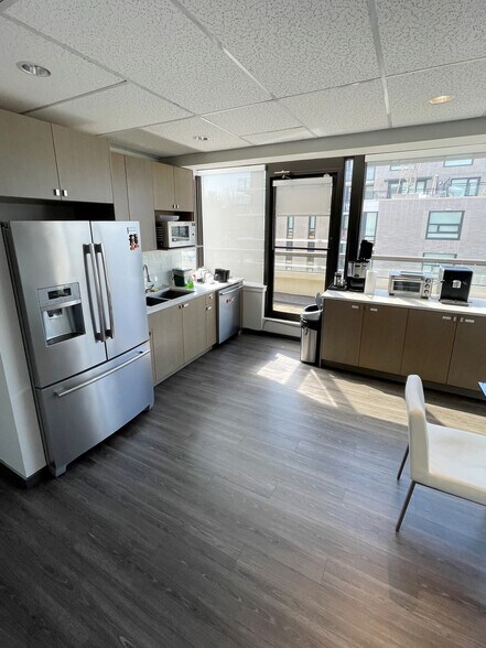 More Photos Of 210 W Broadway, Vancouver Office For Lease