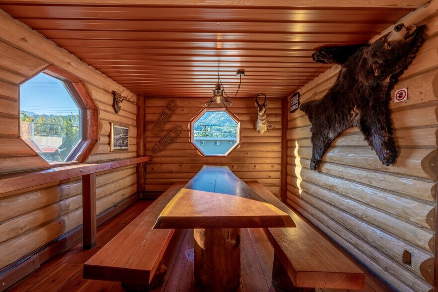 More Photos Of 892 6th Ave, Fernie Hospitality For Sale