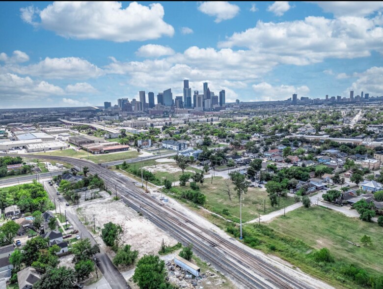 Primary Photo Of 2023 Semmes St, Houston Land For Sale