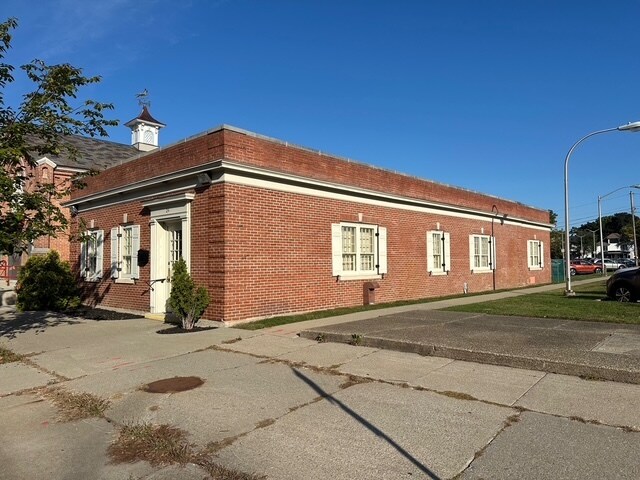 Primary Photo Of 24 Maple St, Glens Falls Office Residential For Lease