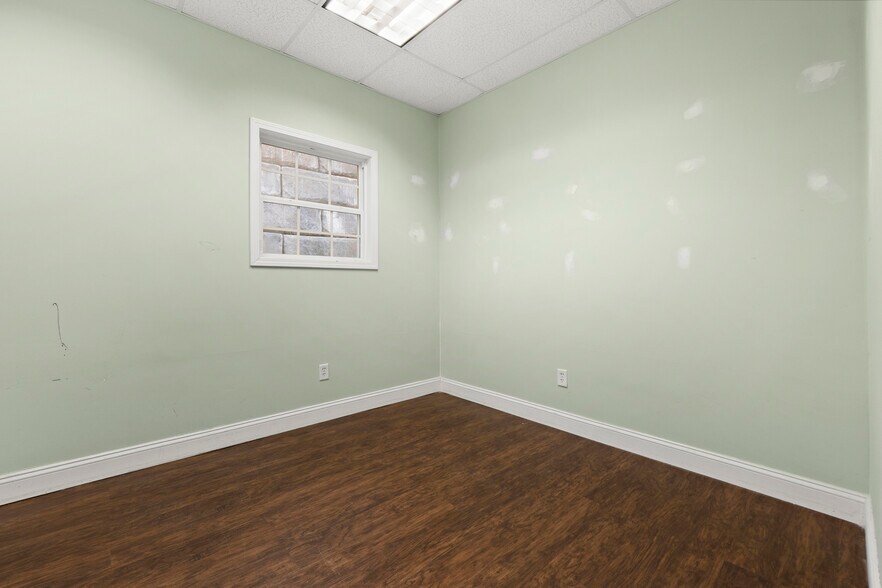 More Photos Of 317 Sylvan St, Chattanooga Office For Sale