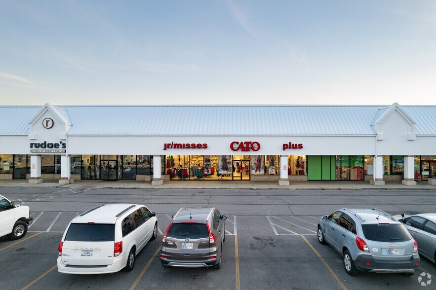 More Photos Of 5315-5329 Coldwater Rd, Fort Wayne Unknown For Lease