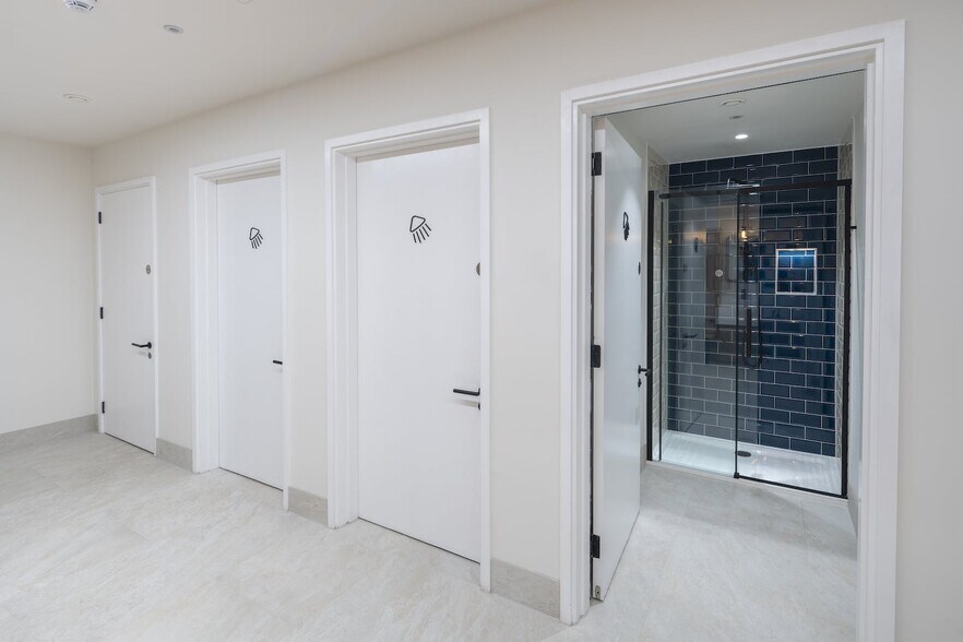 More Photos Of 2-10 St Bride St, London Office Residential For Lease