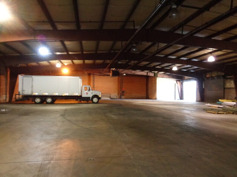More Photos Of 1120 Oak Hill Ave, Youngstown Warehouse For Lease