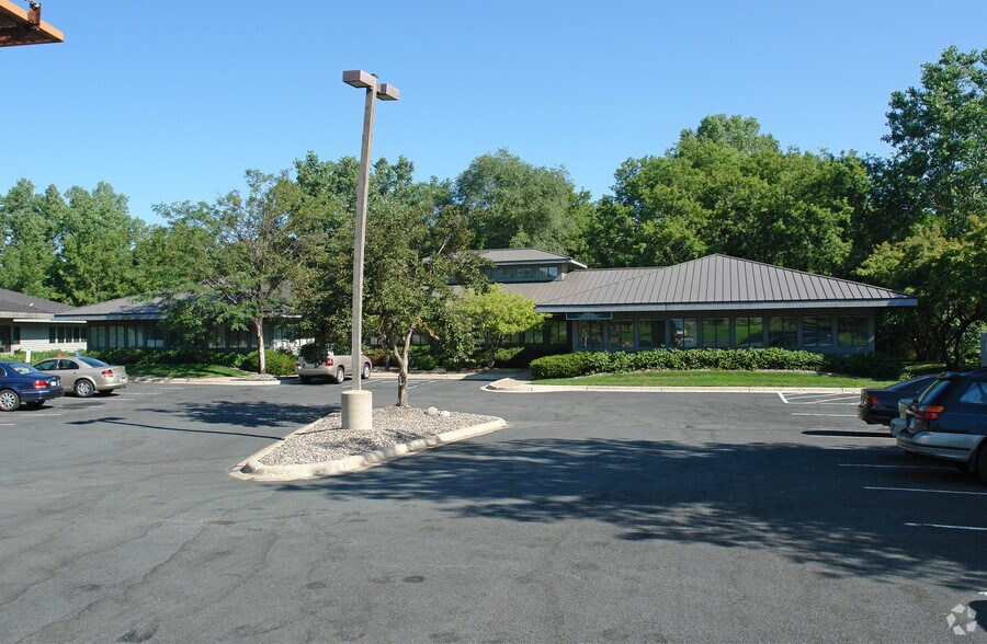 More Photos Of 10520 Wayzata Blvd, Hopkins Office Residential For Lease