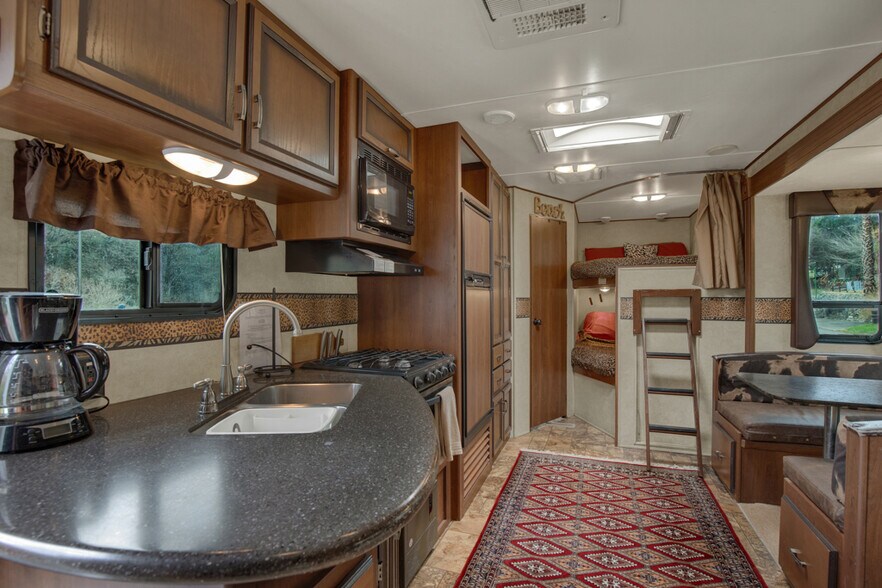 More Photos Of 7367 River Rd, New Braunfels Lodge Meeting Hall For Sale