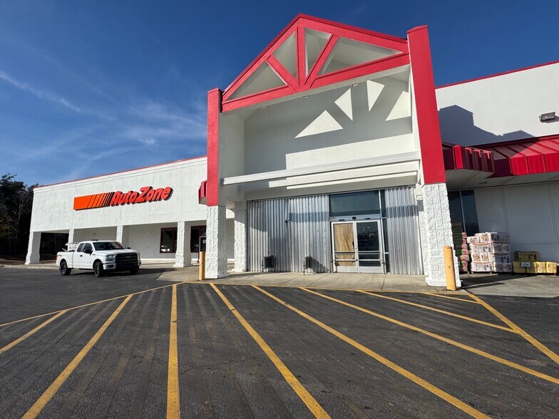 More Photos Of 1610 Main St, Chipley Freestanding For Lease