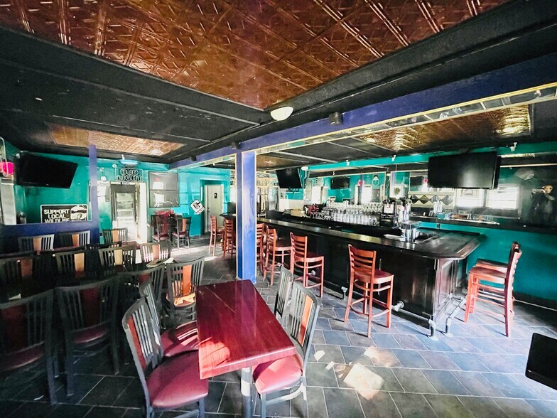 More Photos Of 85 Taft Ave, Arlington Restaurant For Lease