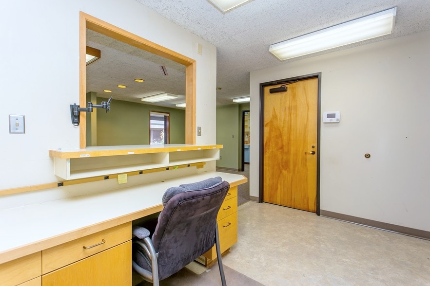 More Photos Of 1200 N 14th Ave, Pasco Medical For Sale
