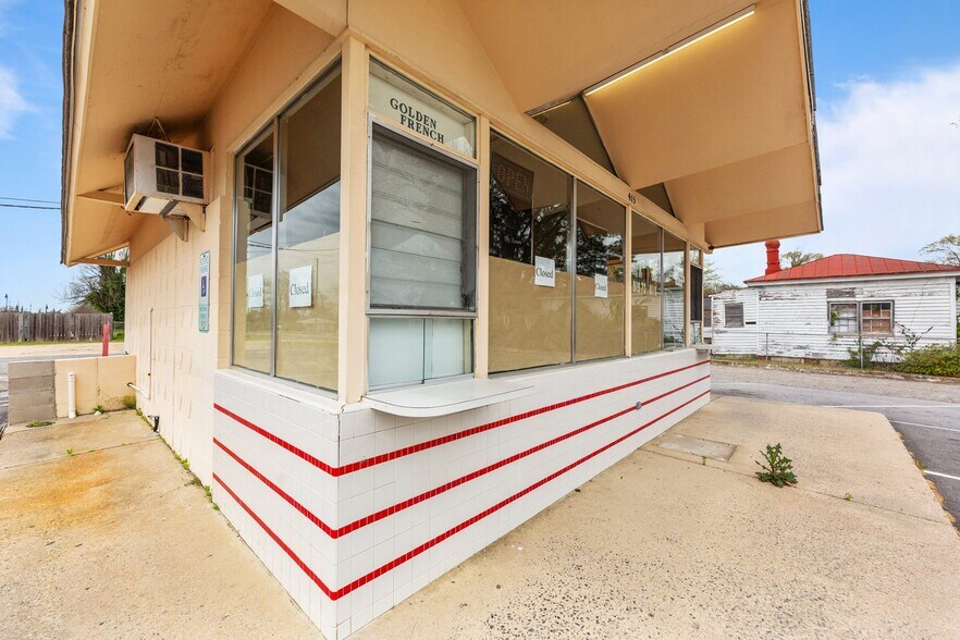 More Photos Of 415 S John St, Goldsboro Restaurant For Sale