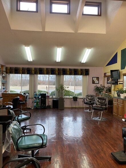 More Photos Of 8009 N McKinley Rd, Flushing General Retail For Sale