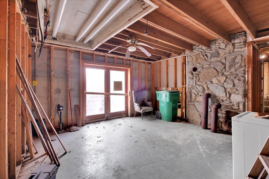 More Photos Of 9512 National Turnpike, Fairdale Land For Sale