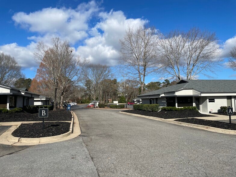 More Photos Of 600 Houze Way, Roswell Medical For Lease