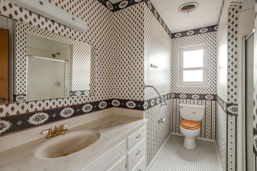 More Photos Of 938 County Road 3341, Paradise Land For Sale