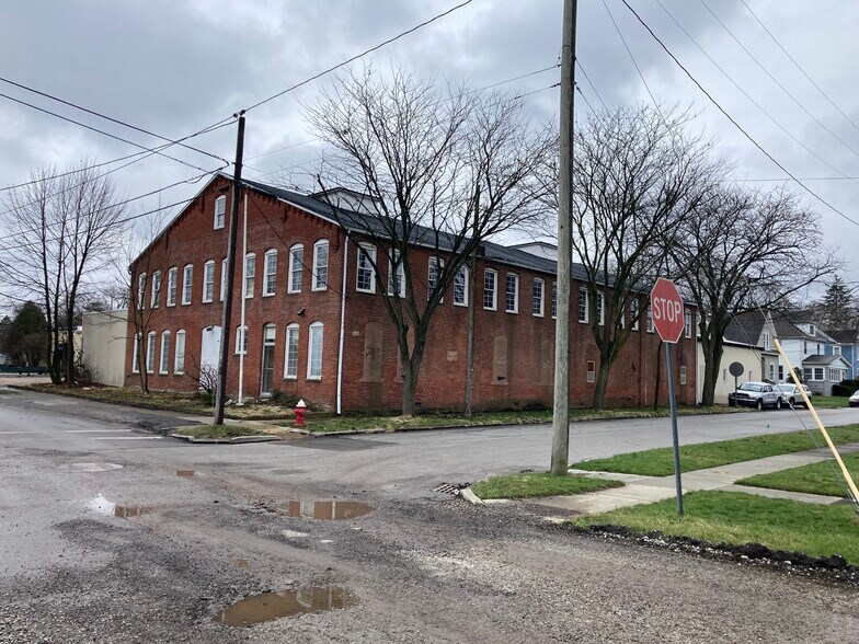 More Photos Of 228 W Chestnut St, Orrville Manufacturing For Lease