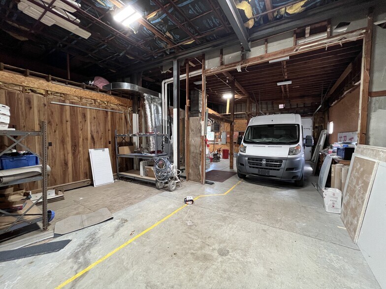 More Photos Of 905 Farnsworth Rd, Waterville Flex For Sale