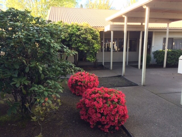 More Photos Of 17175 SW Tualatin Valley Hwy, Beaverton Unknown For Lease