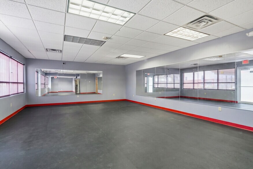More Photos Of 1025 Jefferson Ave, Washington Medical For Lease