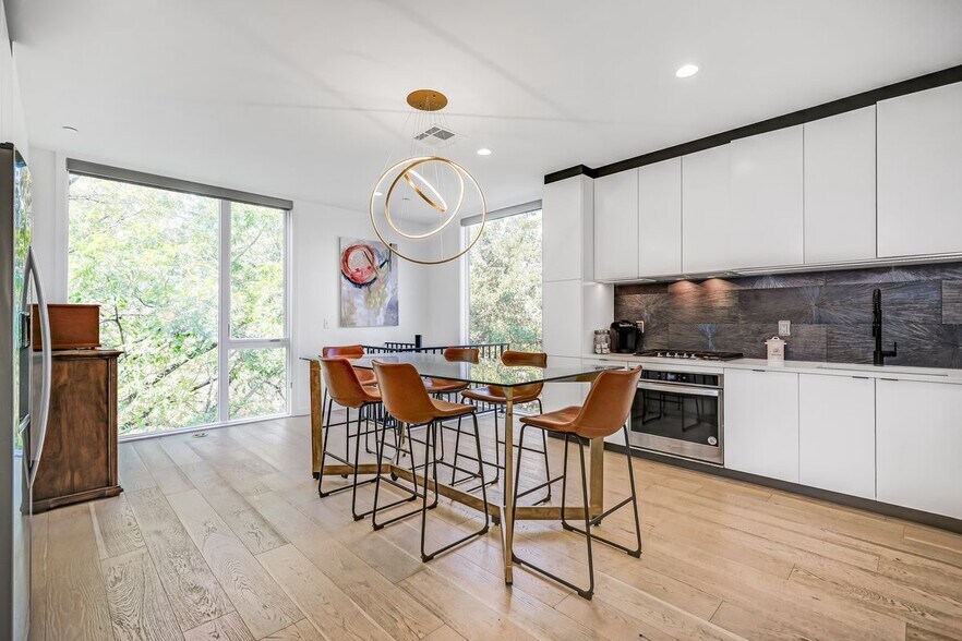 More Photos Of 2208 Lake Austin Blvd, Austin Office Residential For Sale