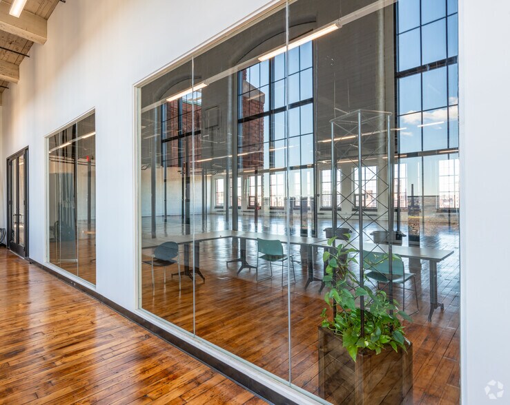 More Photos Of 15 Union St, Lawrence Light Manufacturing For Lease