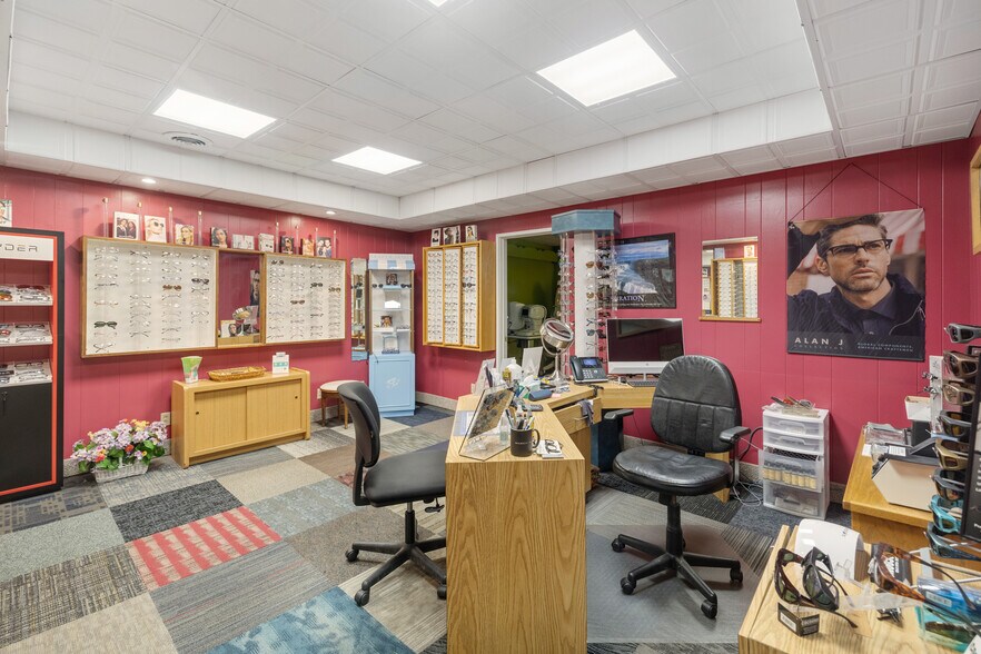 More Photos Of 105 N Main St, North Syracuse Medical For Sale