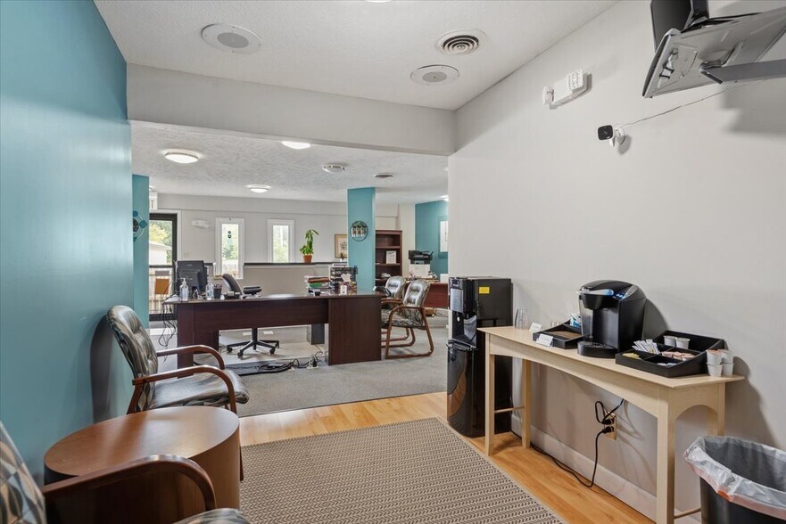 More Photos Of 2060 W Monroe St, Springfield Office For Sale