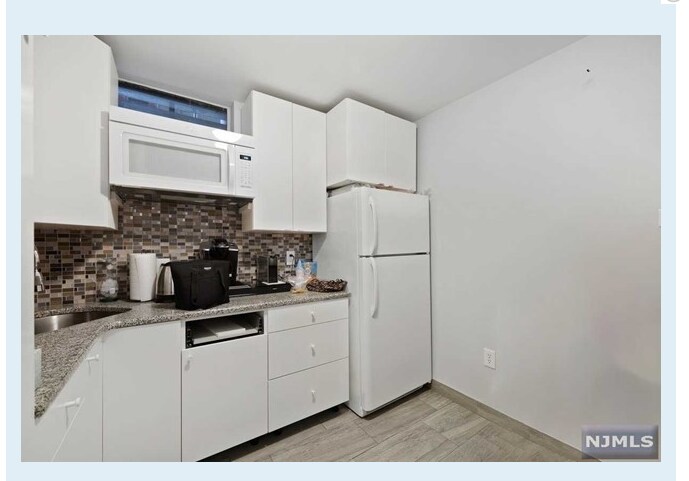 More Photos Of 73-75 Ferry St, Newark Storefront Retail Office For Sale