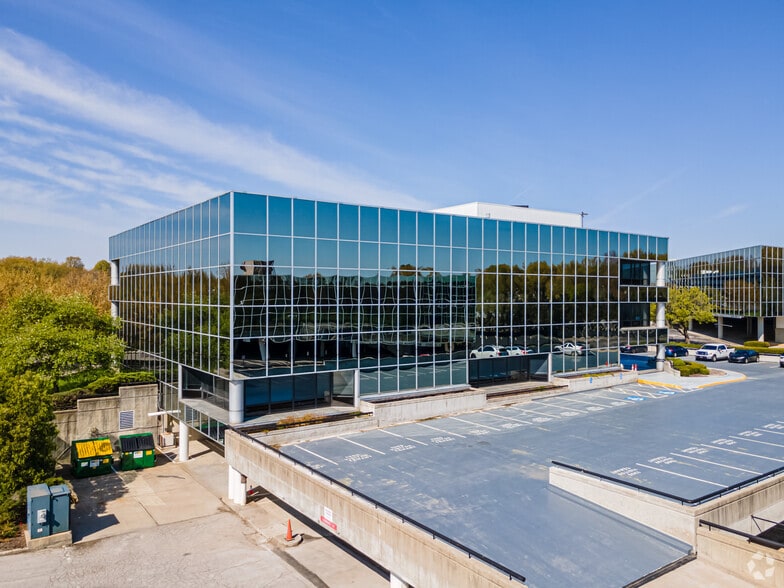 More Photos Of 1300 E 104th St, Kansas City Medical For Sale