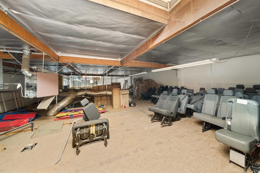 More Photos Of 647 W Avenue L 14, Lancaster Service For Lease