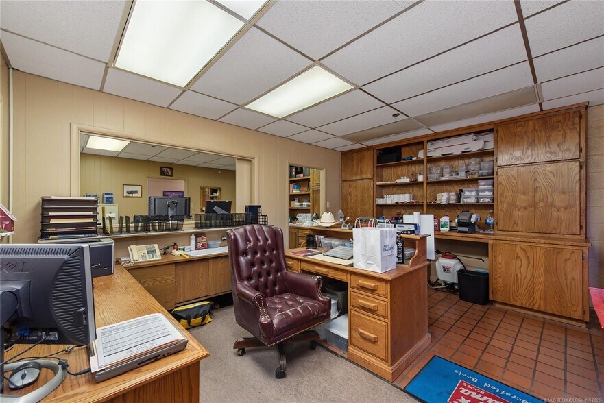 More Photos Of 1509 N Main St, Muskogee Freestanding For Sale