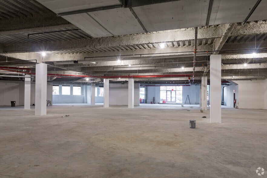 More Photos Of 38 Victory Blvd, Staten Island Office For Lease