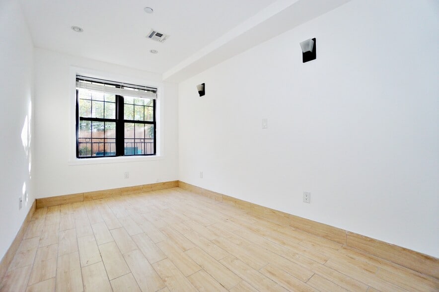 More Photos Of 626 Greene Ave, Brooklyn Multifamily For Sale