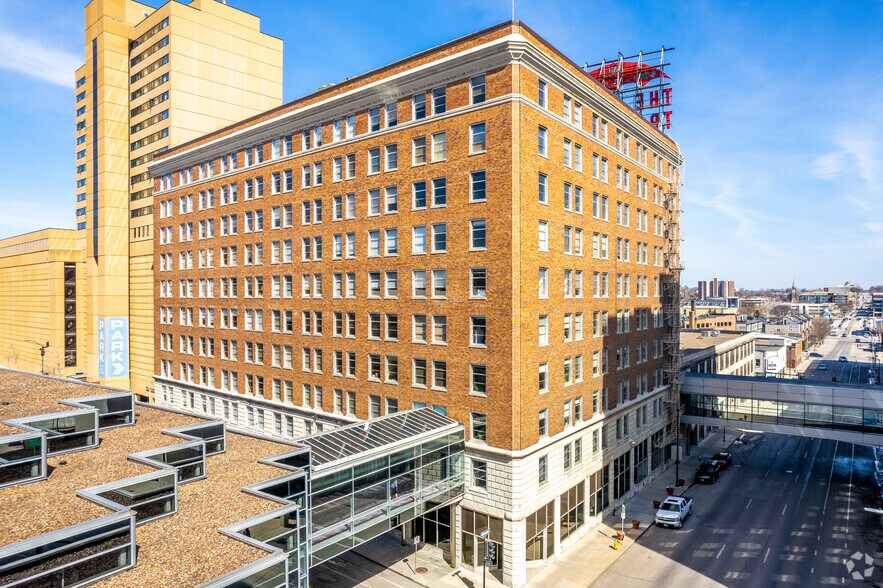 More Photos Of 501-505 5th Ave, Des Moines Office For Lease