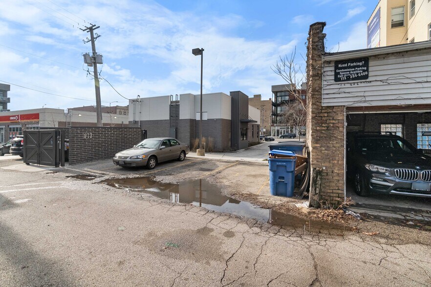 More Photos Of 1627 N Western Ave, Chicago Storefront For Lease