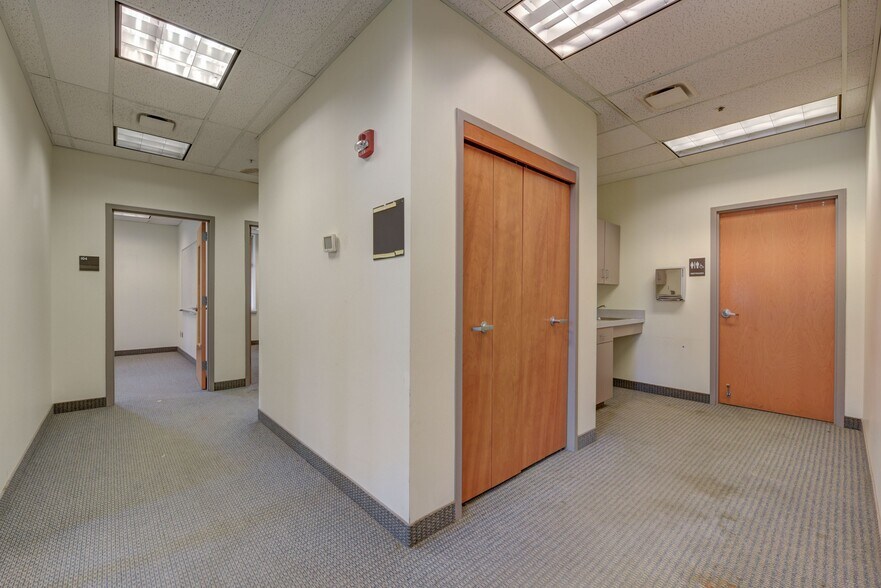 More Photos Of 1320 Taylor St, Elyria Warehouse For Lease