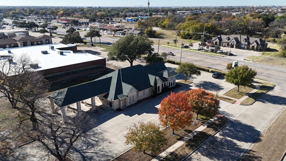 More Photos Of 2317 S Belt Line Rd, Grand Prairie Bank For Sale