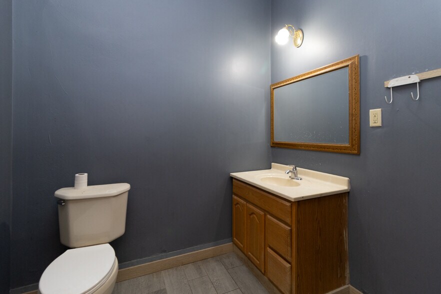 More Photos Of 1321 Payne Ave, Saint Paul Storefront Retail Residential For Sale